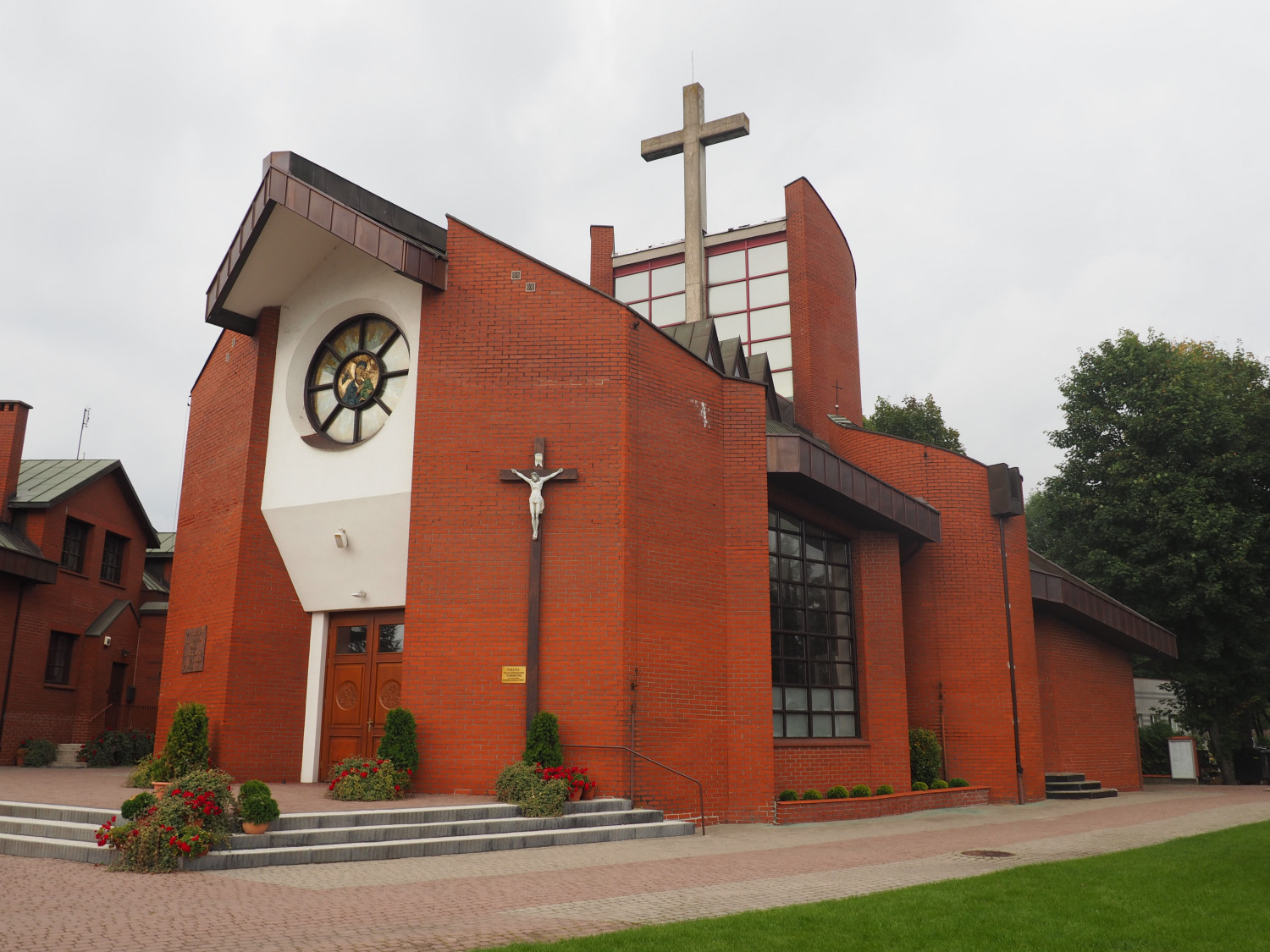 Zdjęcie architektury budynku Kościół Starokatolicki Mariawitów pw. Matki Boskiej Nieustającej Pomocy